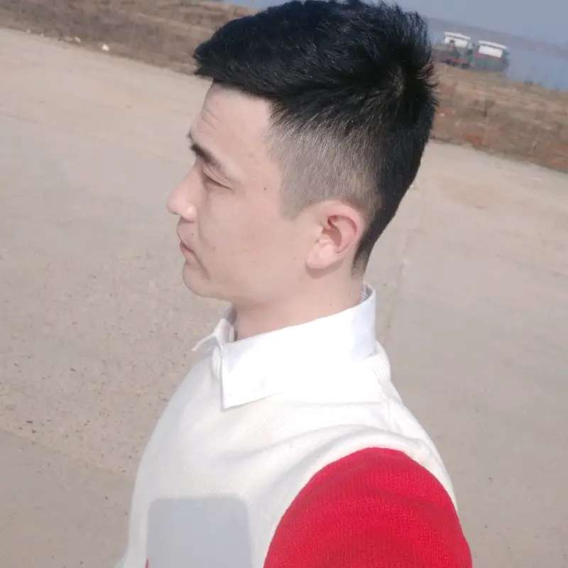 调皮的路灯的照片