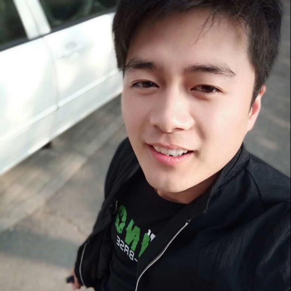 坚强和睫毛的照片