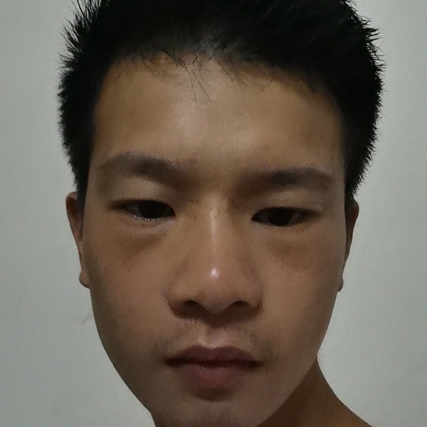 悦耳深拥铃铛的照片