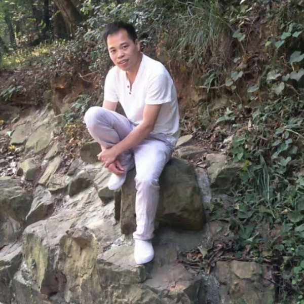 冷言冷语冷寂寞的照片
