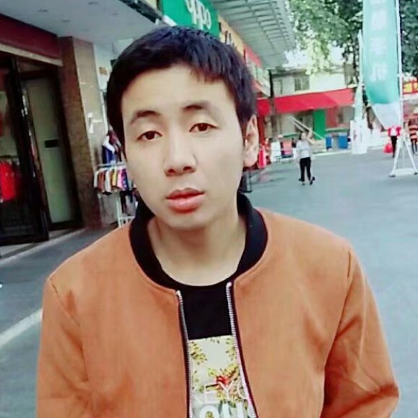 云朵回眸风中的照片