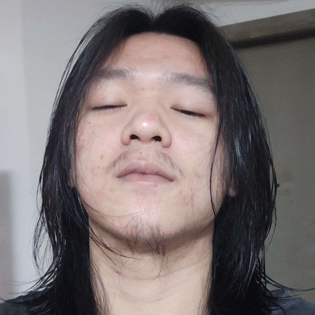 贪玩拿身影的照片