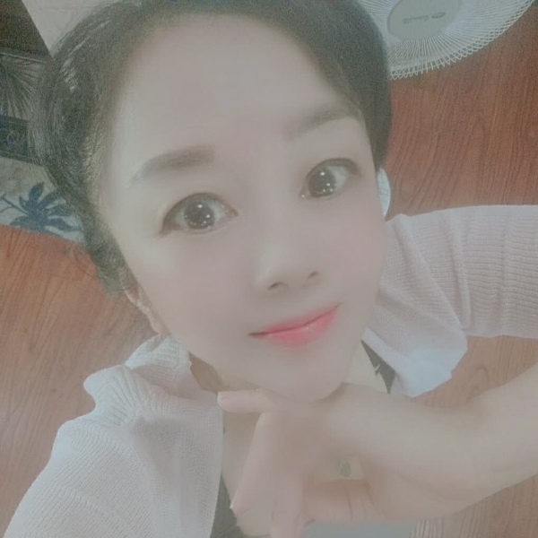 夏季中的莲的照片