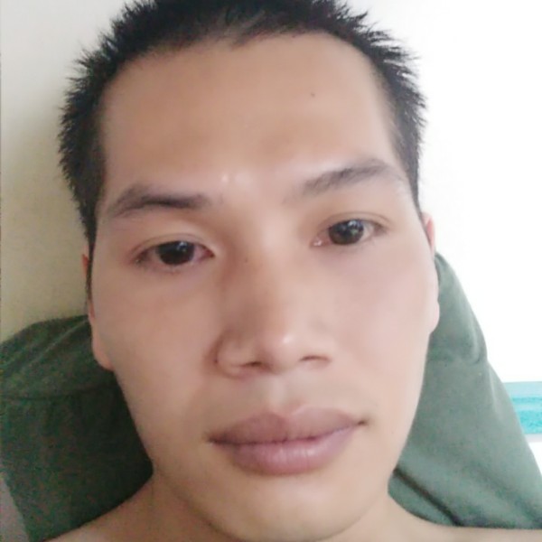 高挑浅吻琉璃的照片