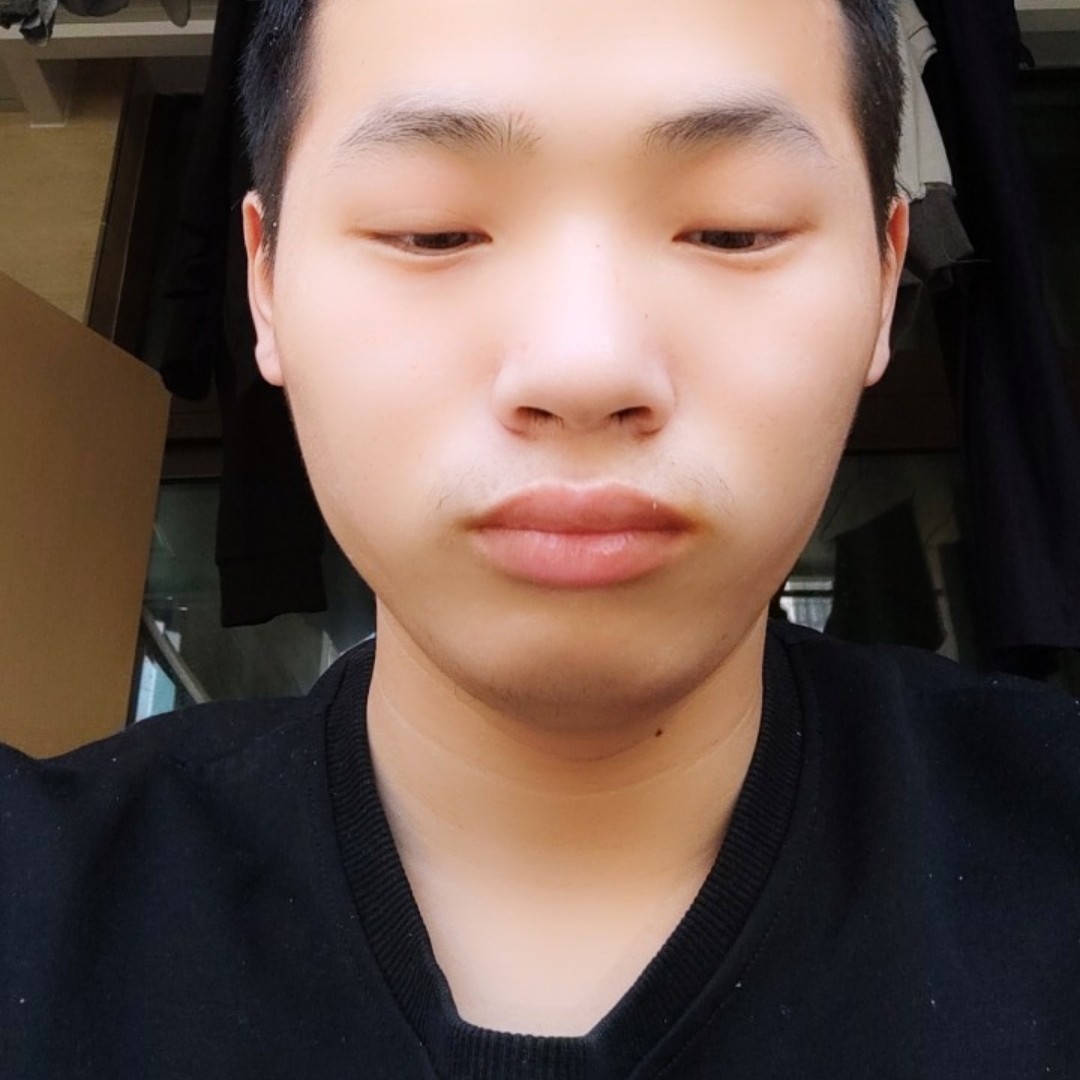 水杯吃醋一个人的照片