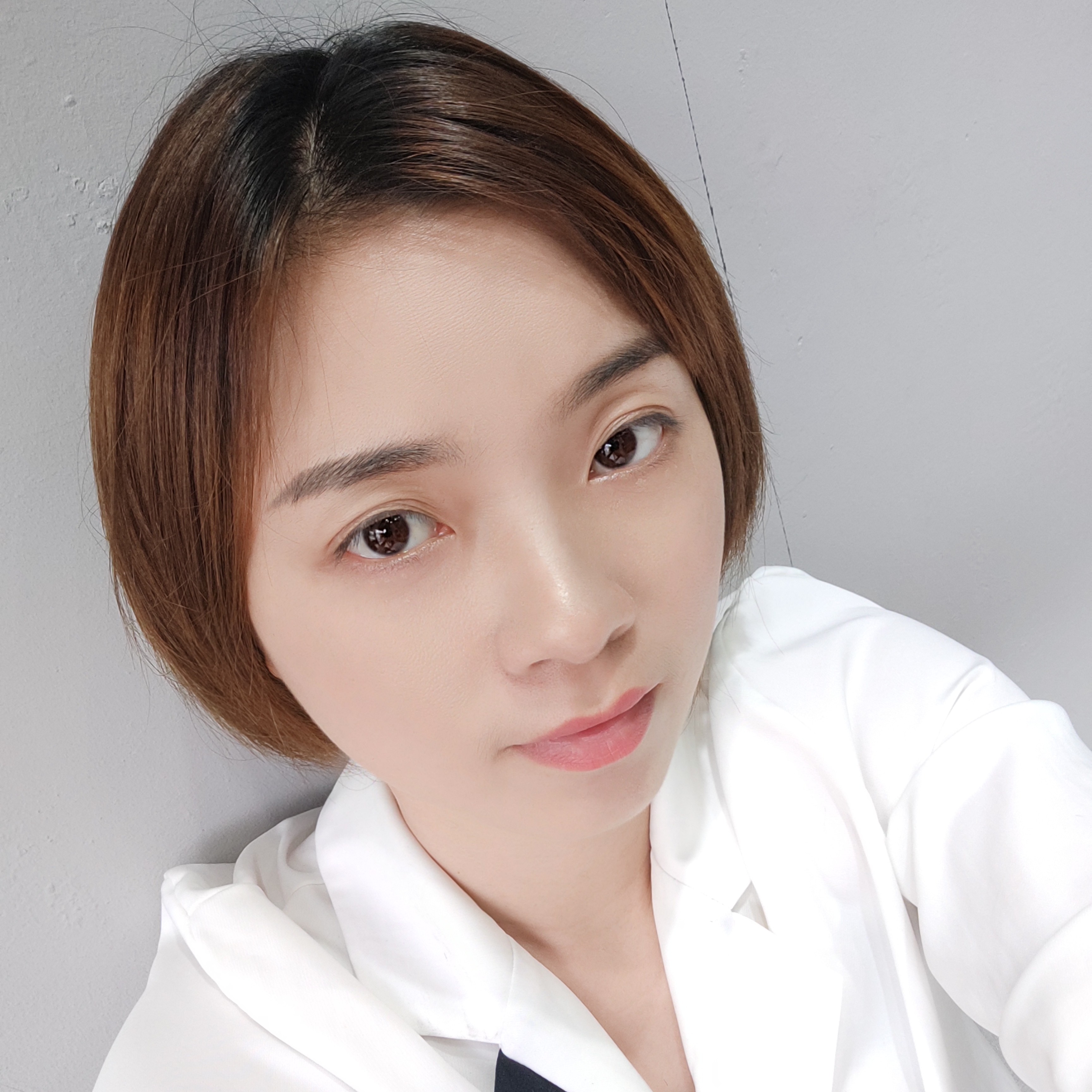玫瑰笑斑驳的照片