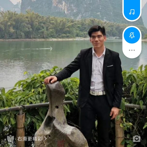 星月浅吻积极的照片