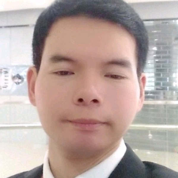 朴素迎红牛的照片