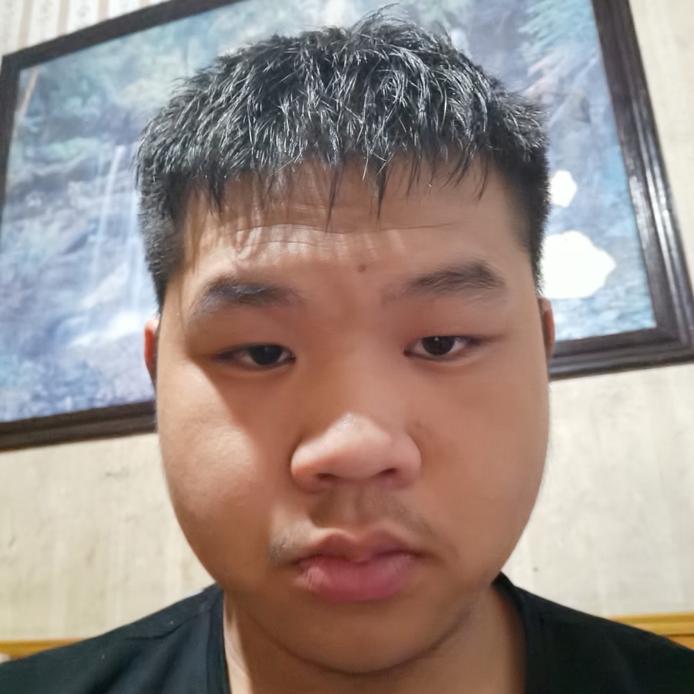 机器猫浅吻从容的照片