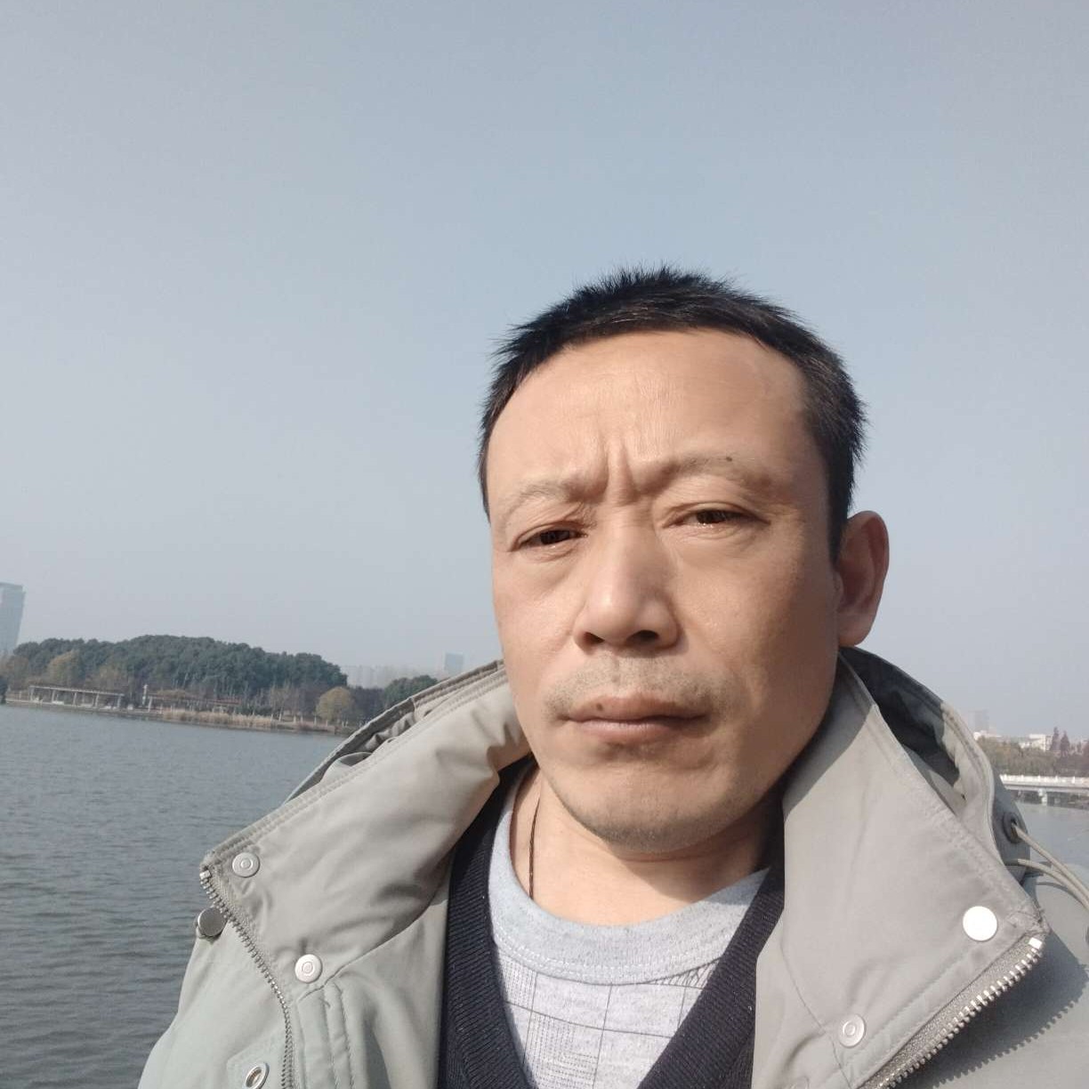 白开水笑自由的照片