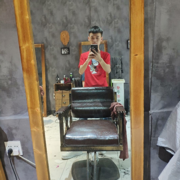 简单凝眸清曲的照片