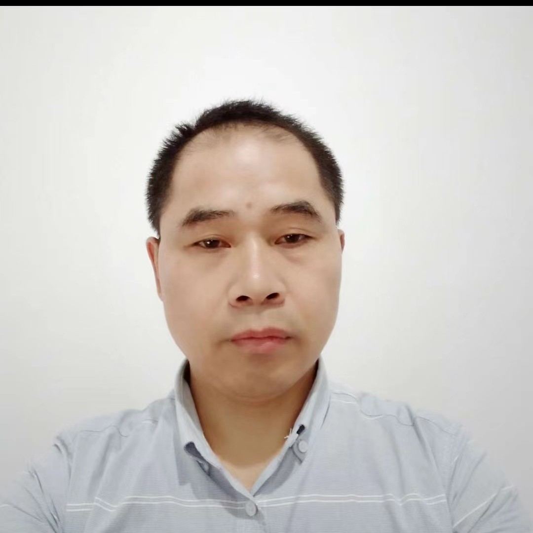 贪玩的小熊猫的照片