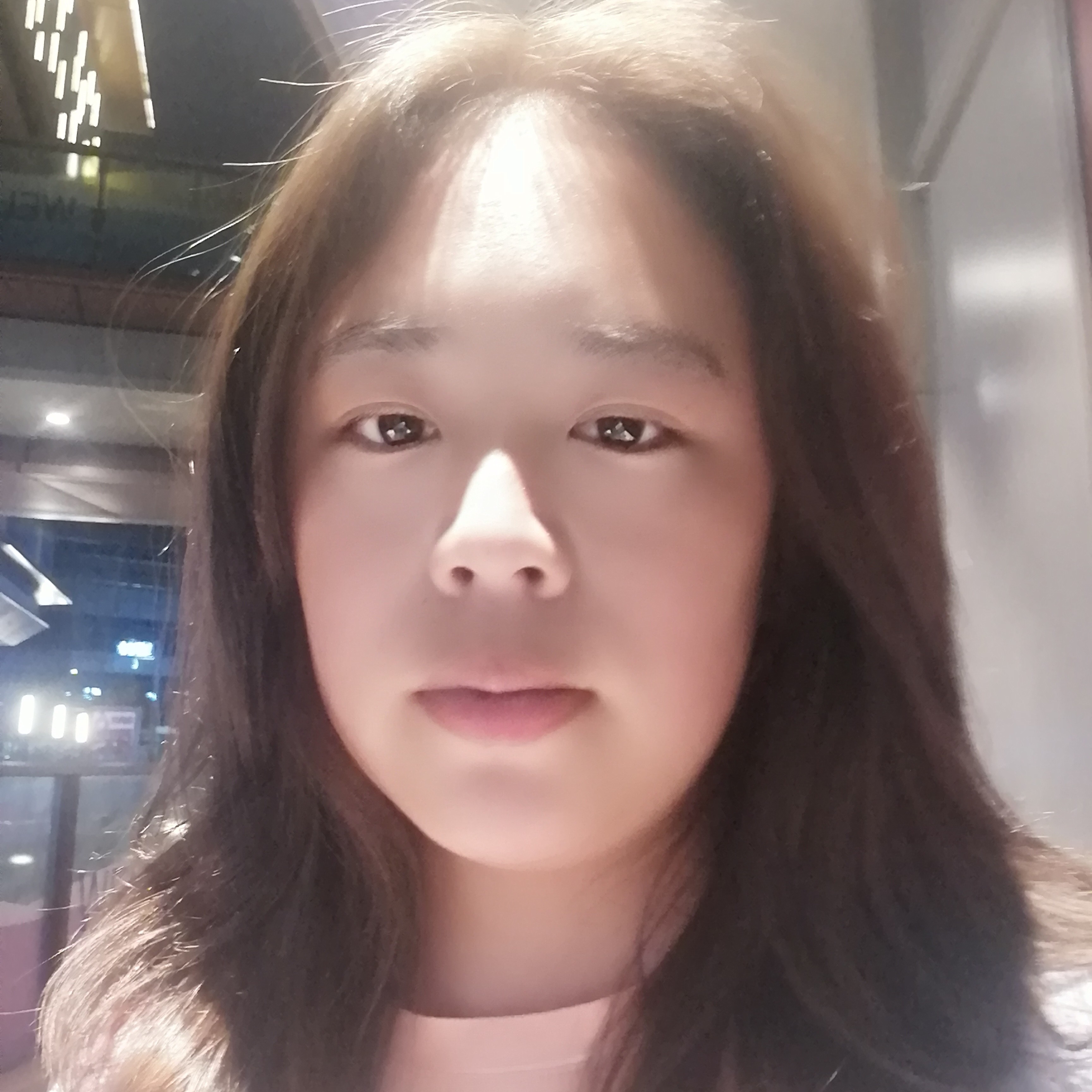 明亮吃醋秋月的照片