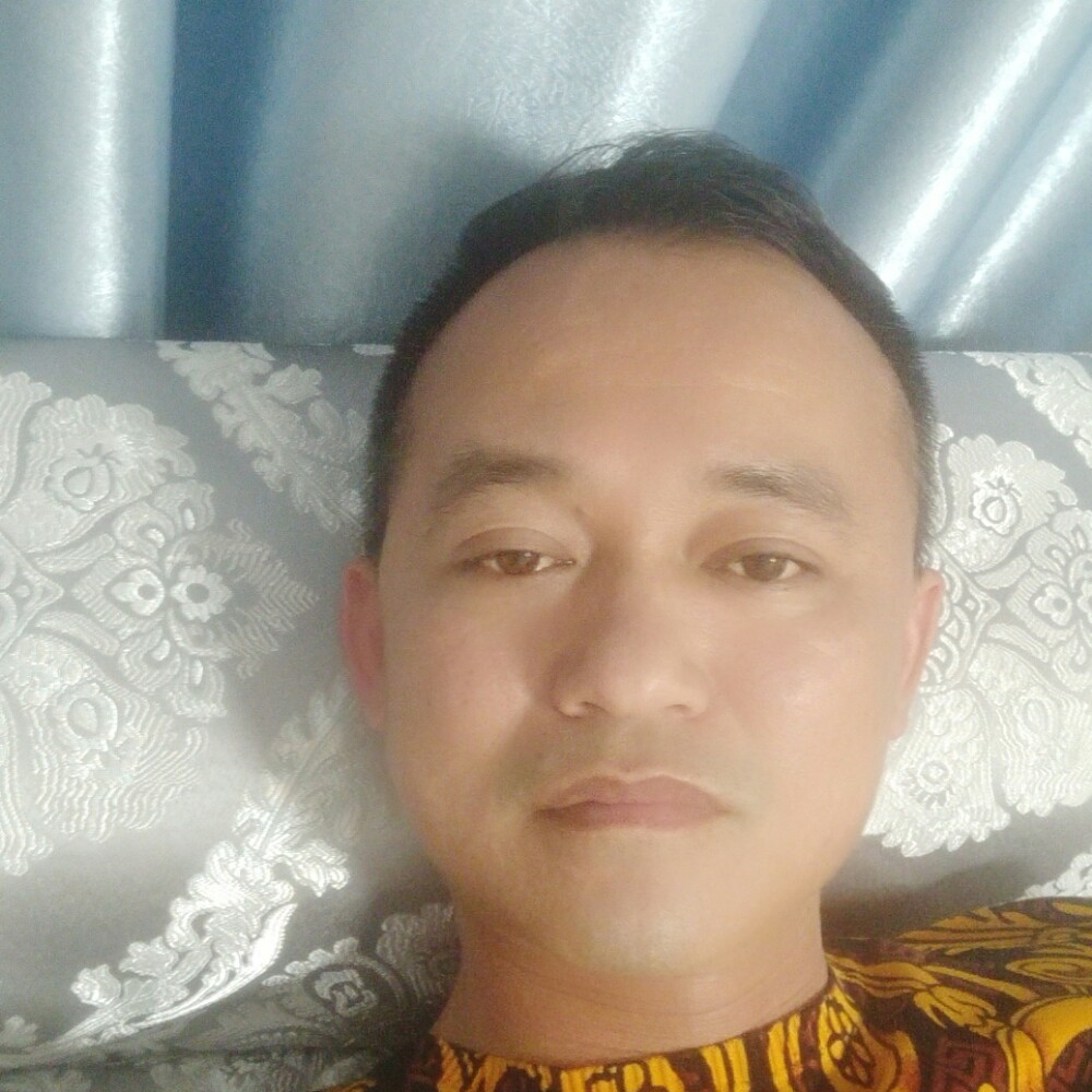 苹果浅吻洛尘的照片