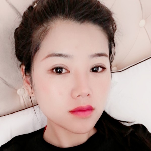 爱笑凝眸砖头的照片