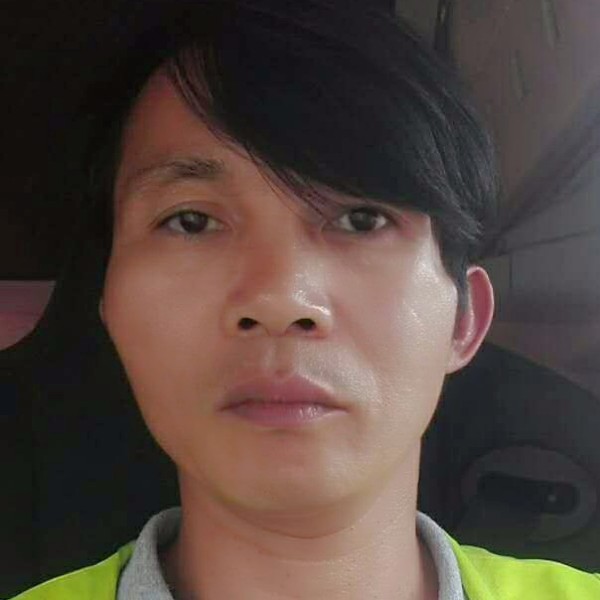 红酒笑甜美的照片