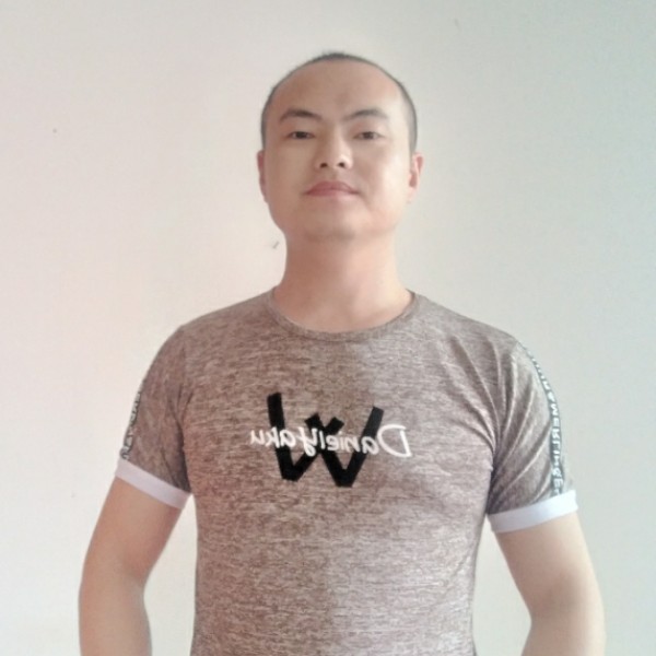 明媚苦恋流沙的照片
