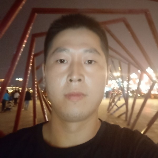 被情所伤的我的照片