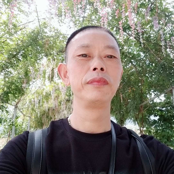 站直了，别趴下的照片