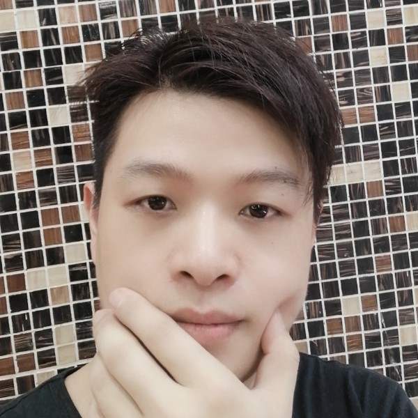 乐观倾心山水的照片