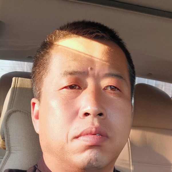 机灵邂逅绿茶的照片