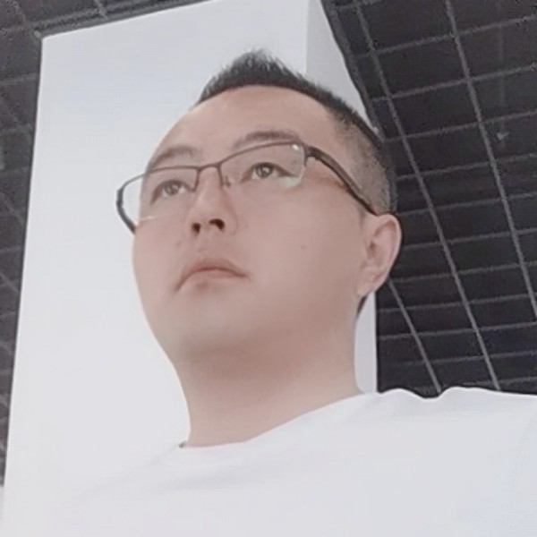 下雪鹰领主的照片