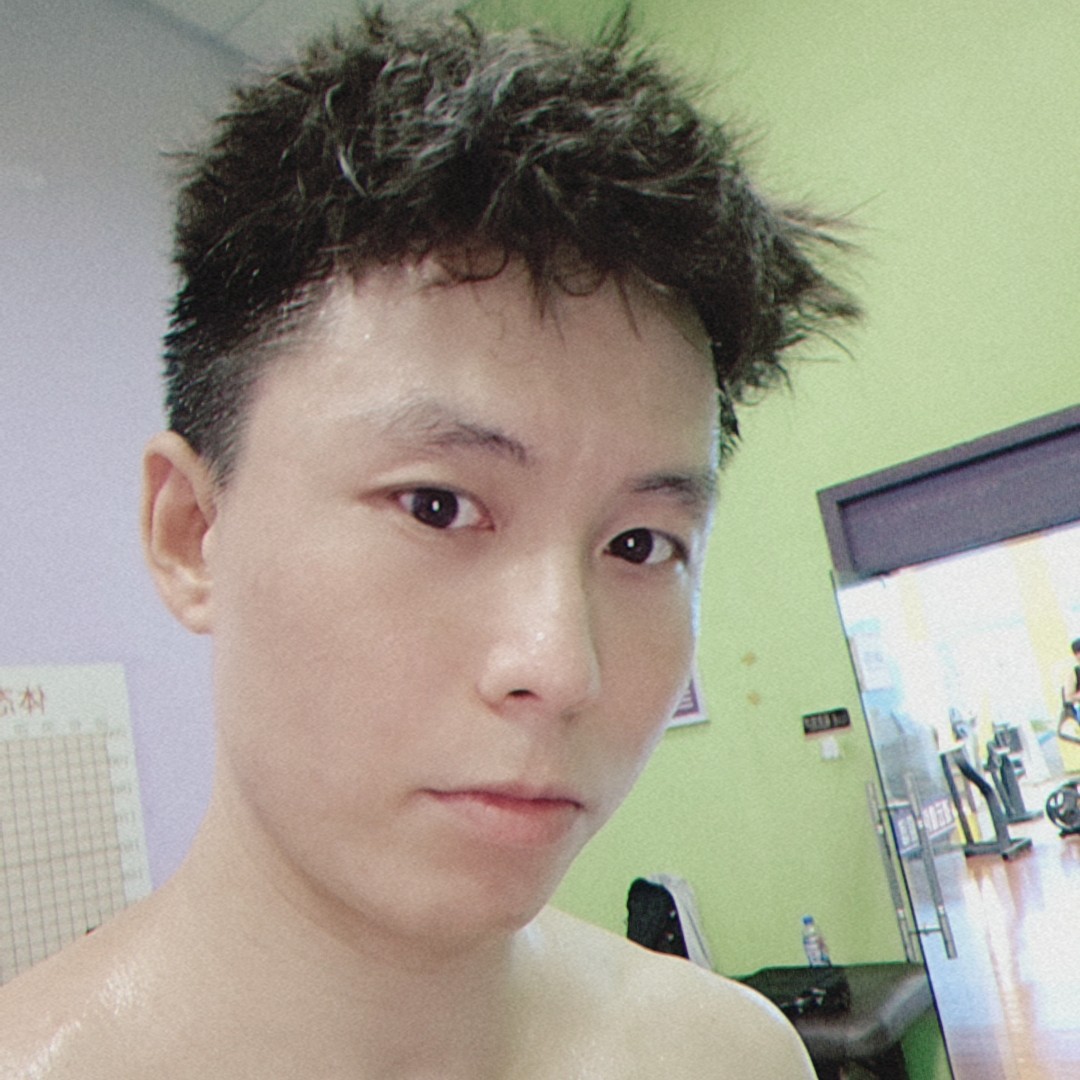 大脚猫咪的照片