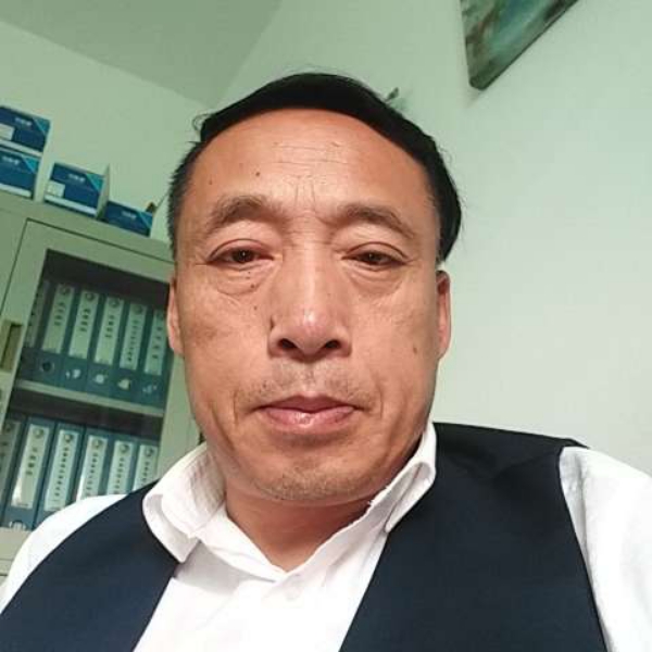 冰淇淋拿平常的照片