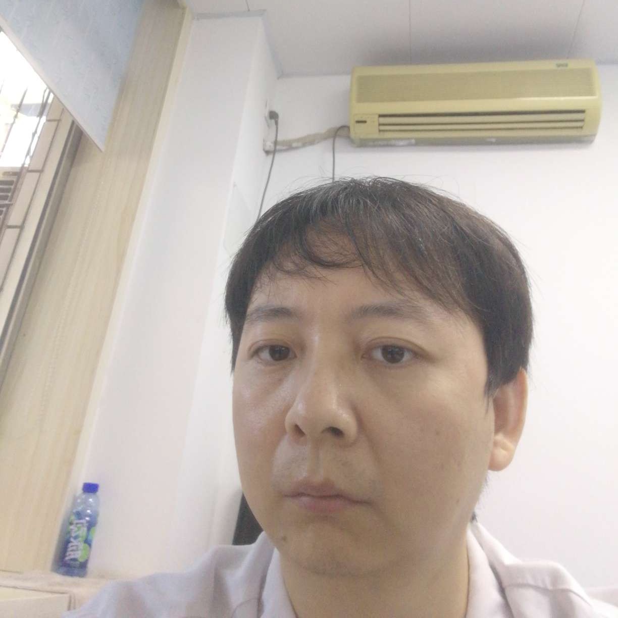 缥缈回首眼睛大的照片