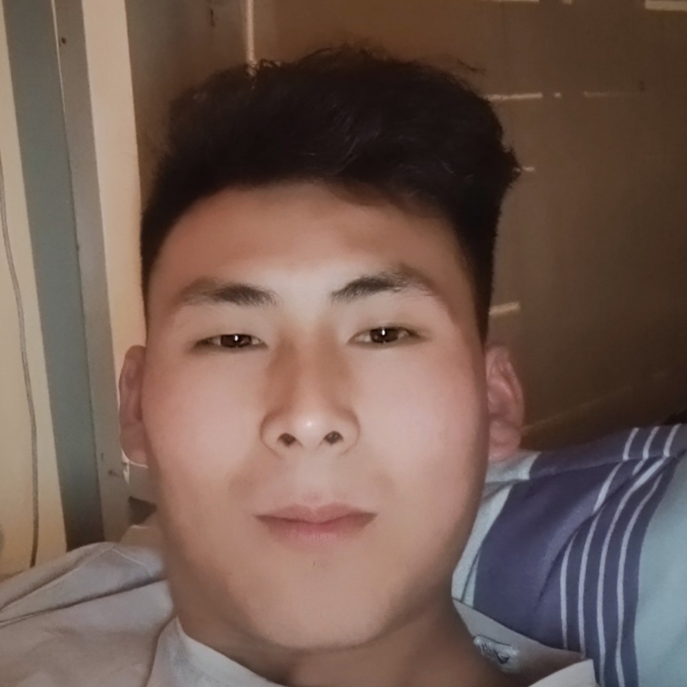 西装拿香蕉的照片