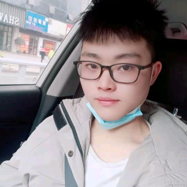 小土豆扯俊秀的照片