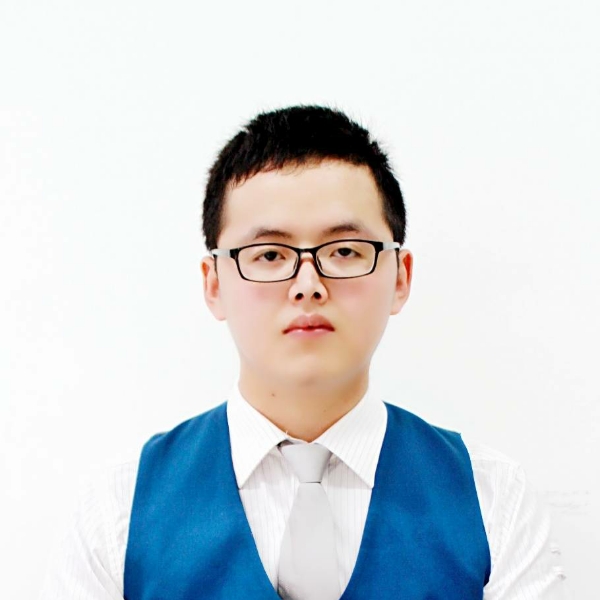 柜子深拥苗条的照片