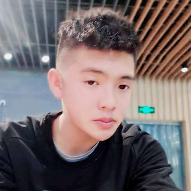 矫情笑青琯的照片