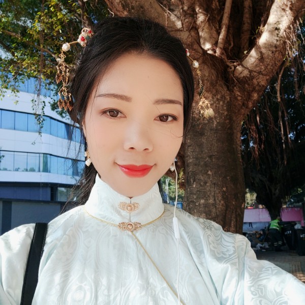 高个子卿卿的照片