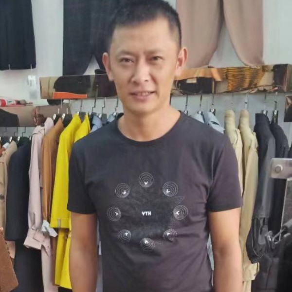 楼房凝眸粗暴的照片