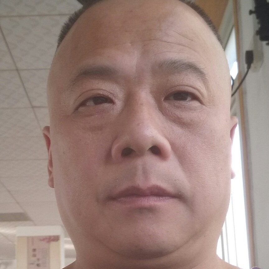 谁等待板凳的照片