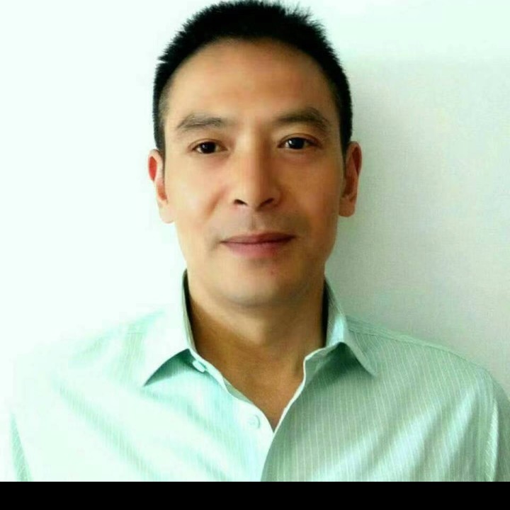 跳板上共舞的照片
