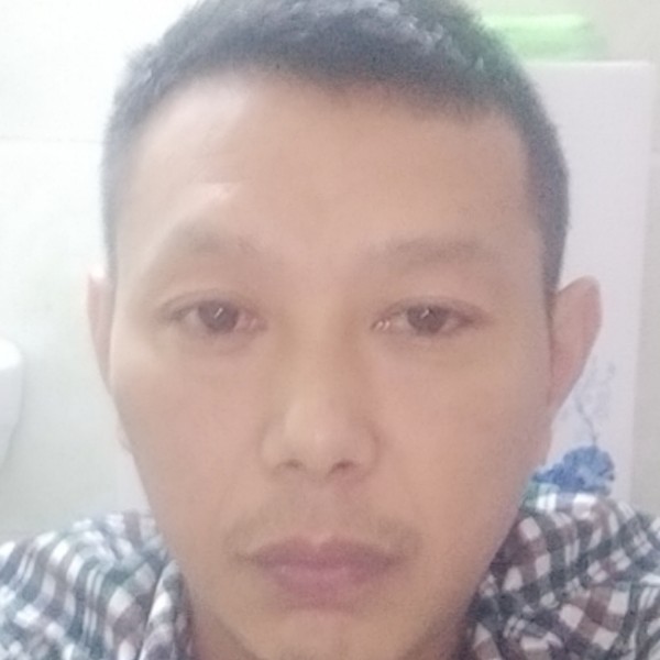 微凉凝眸冷酷的照片