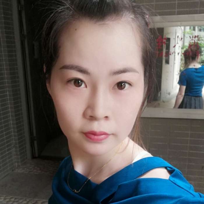 温香软玉映寒梅的照片