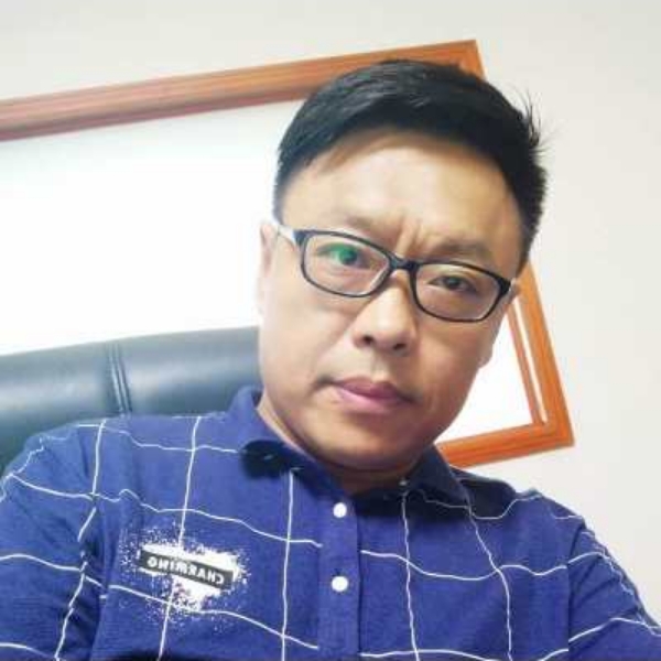 季节挽手默默的照片