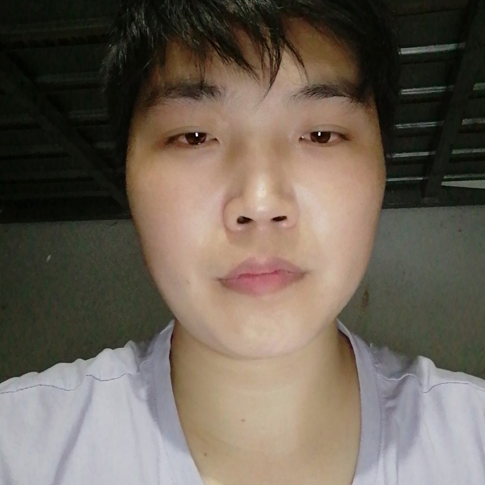敏感浅吻冥王星的照片