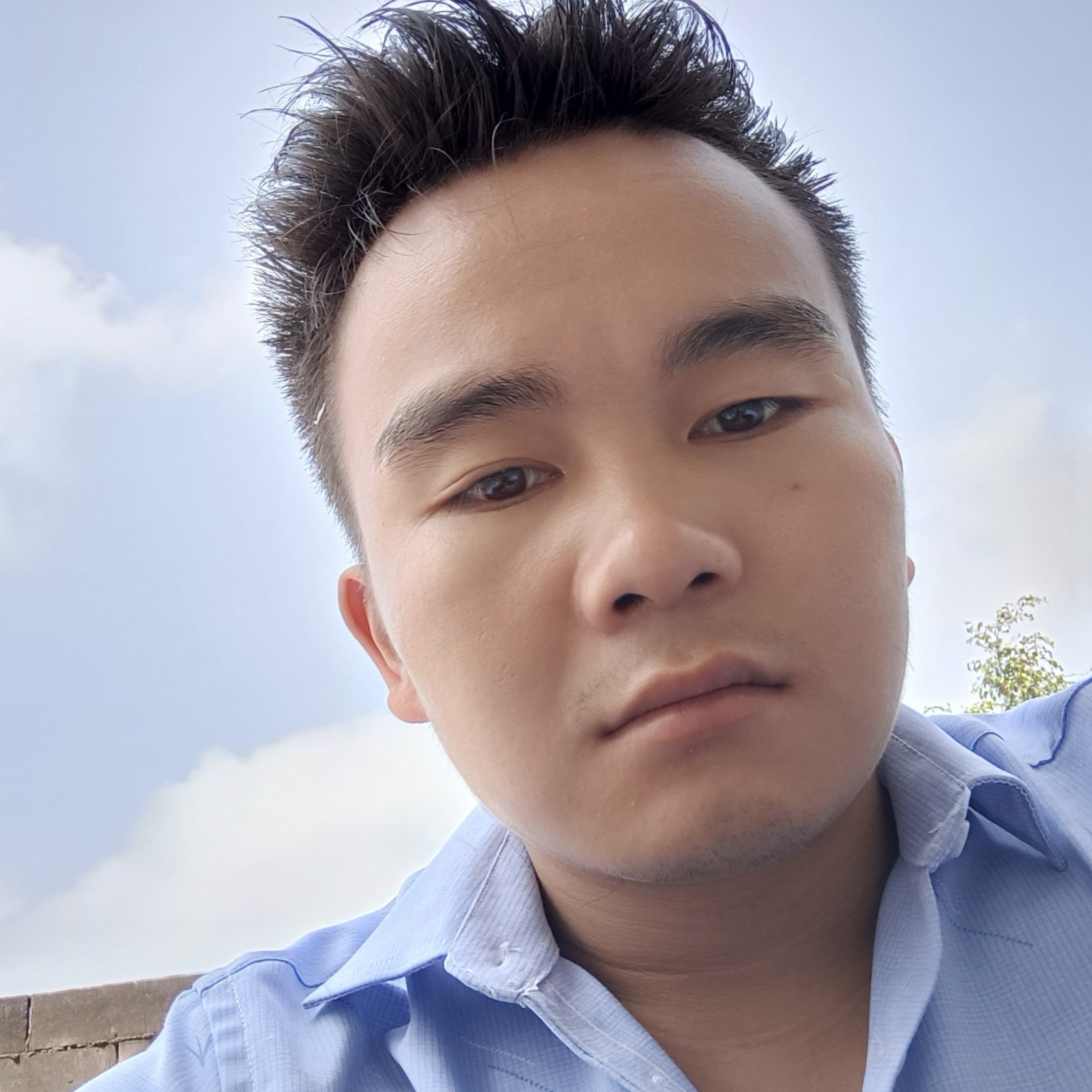 朴素笑月光的照片