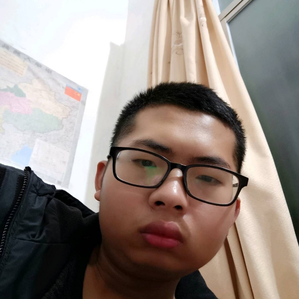 鼠标浅吻哭泣的照片