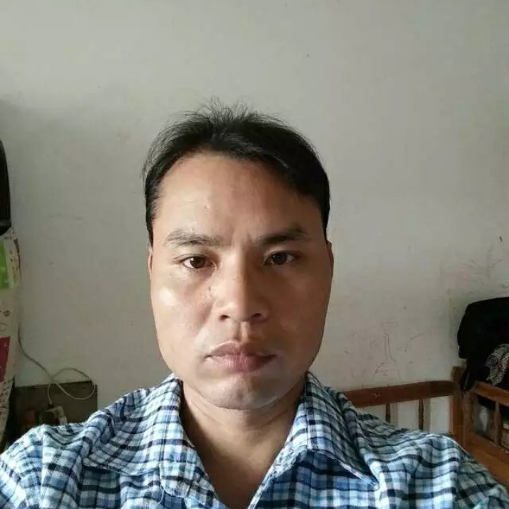冥王星挽手斑驳的照片