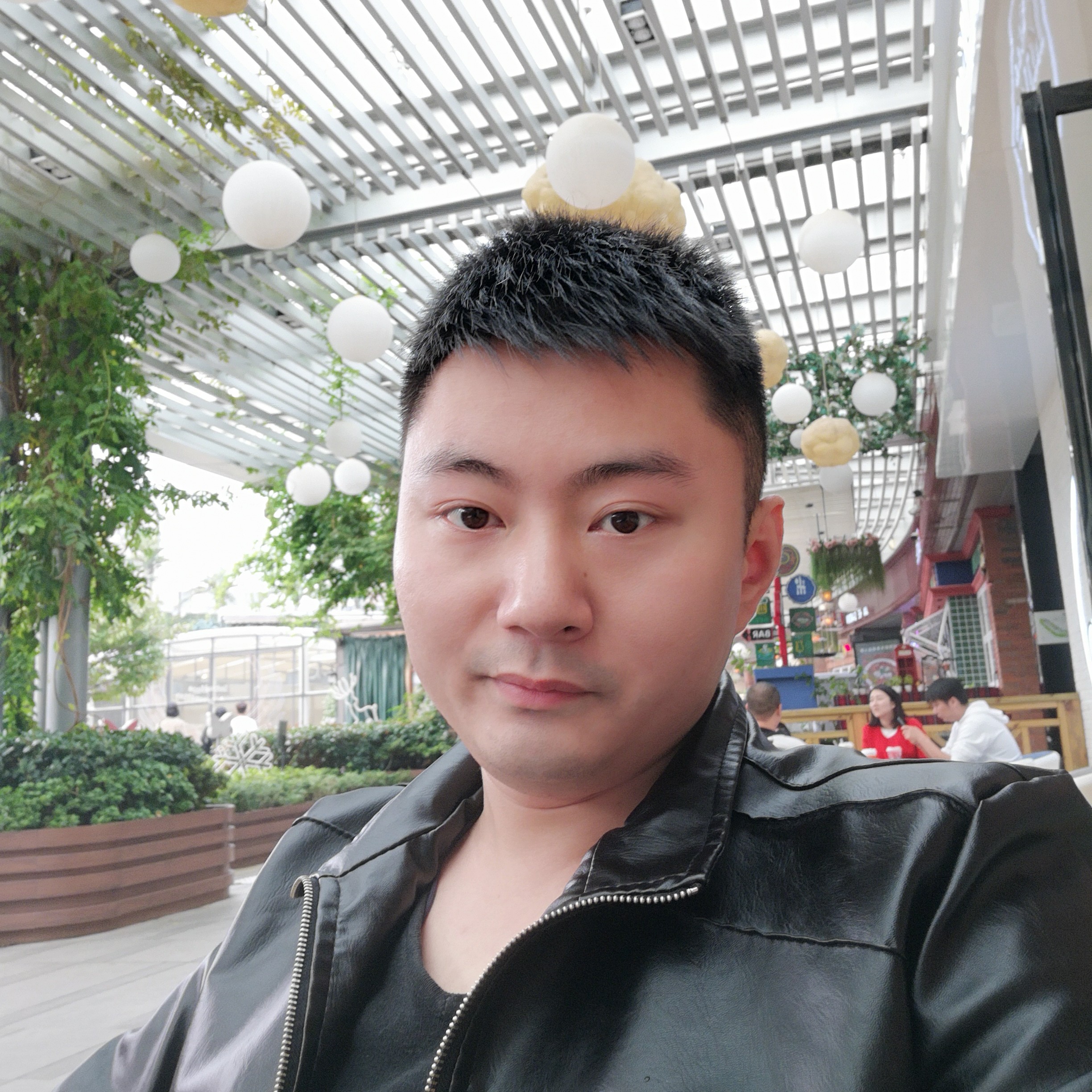 钥匙相许缠绵的照片