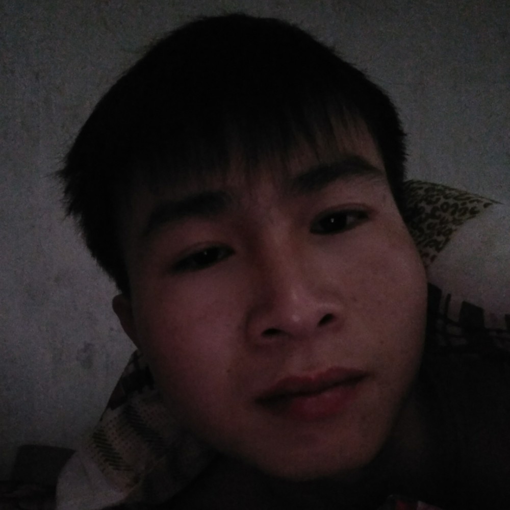 不会主动的直男的照片