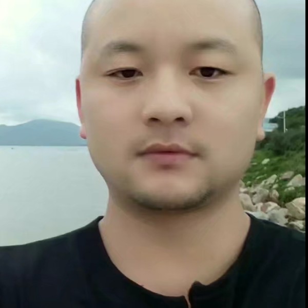 光头佬00000的照片