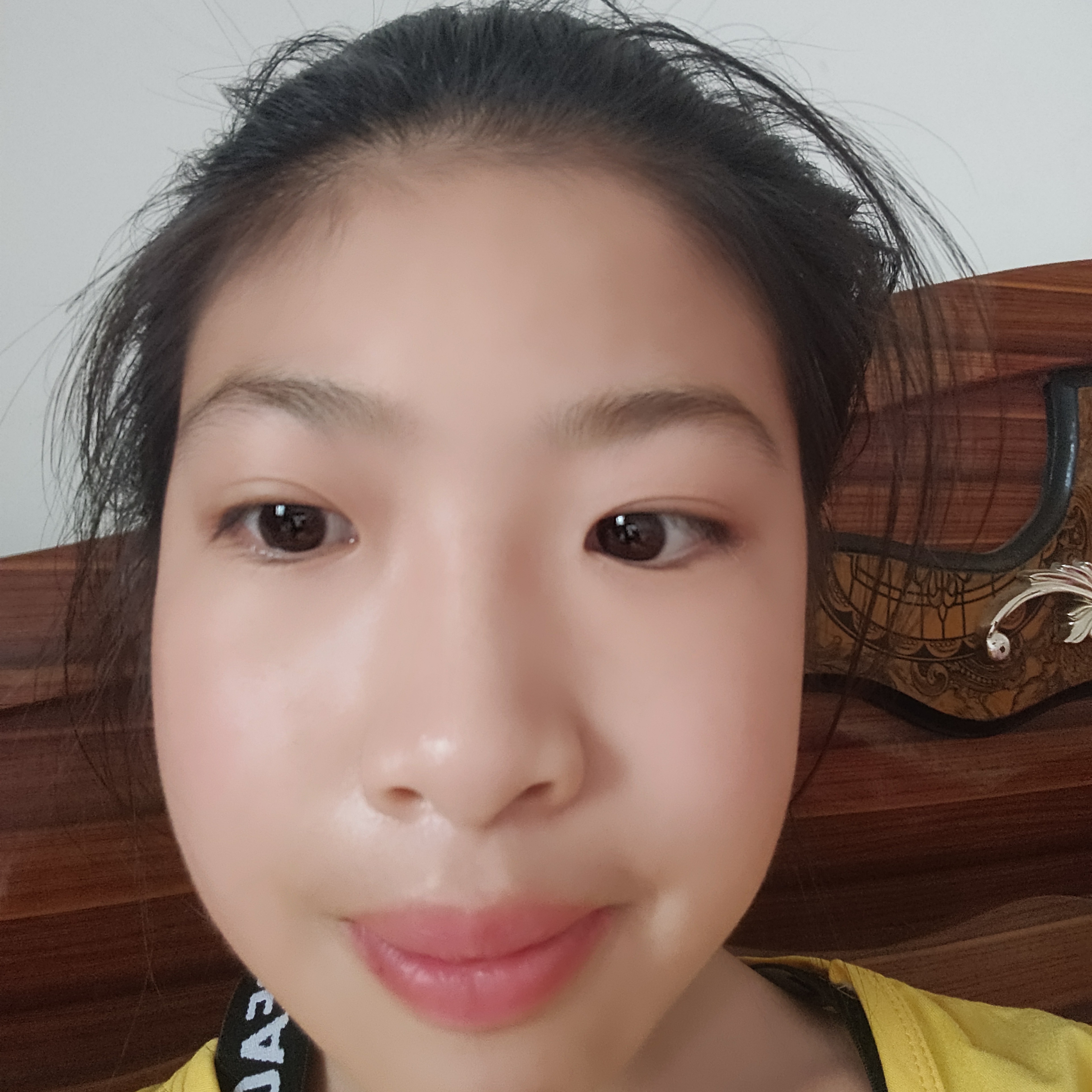数据线蹙眉秀丽的照片