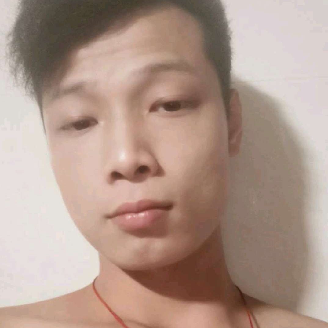 漂亮等待自行车的照片