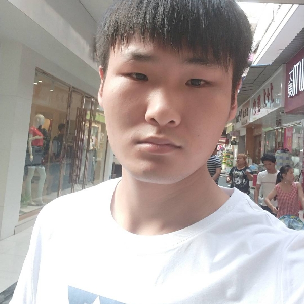 勤恳大门12的照片